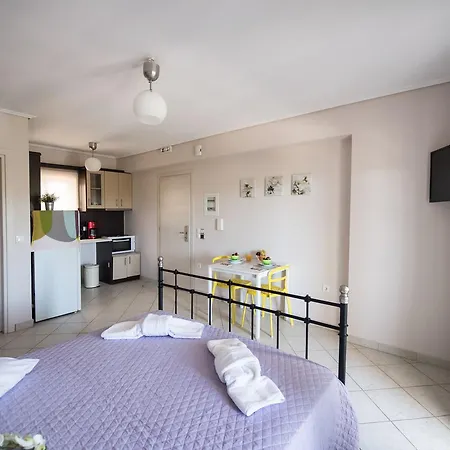 Alexandros Appartement *